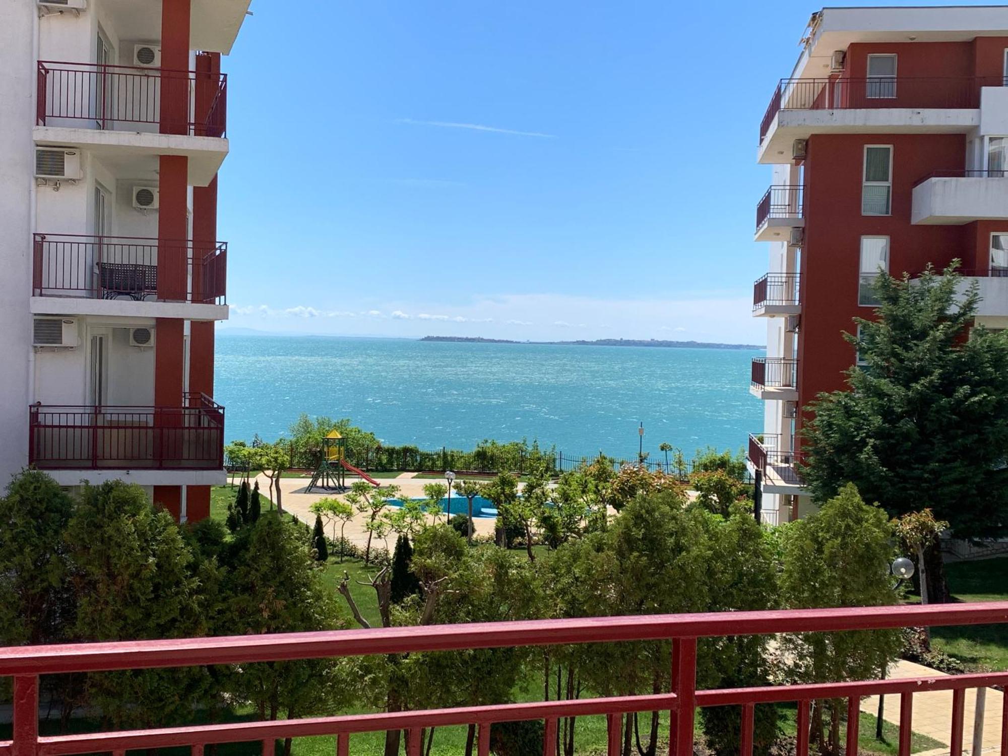 Fort Noks- Marina- Avalonia Apartment Свети Влас Екстериор снимка